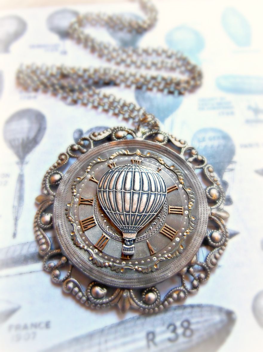 This-Mother-Daughter-Duo-Create-One-of-a-Kind-Jewellery-From-Antique-Pocketwatch-Parts2__880