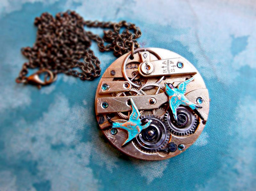 steampunk-necklace-watch-parts-alice-louise-5