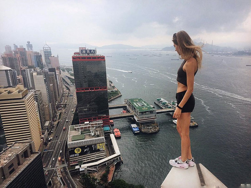 roof-climbing-girl-dangerous-selfies-angela-nikolau-russia-7