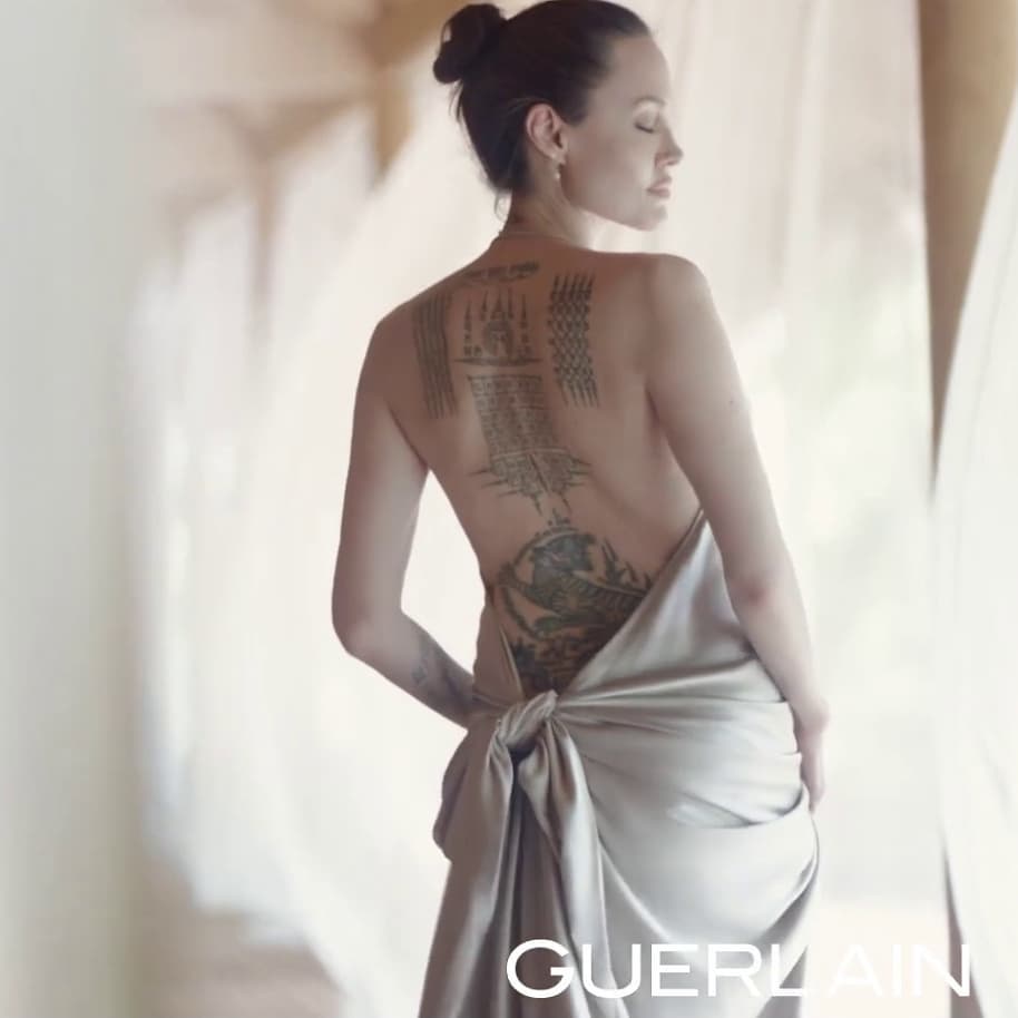 Angelina Jolie a význam jej tetovaní -klocher.sk