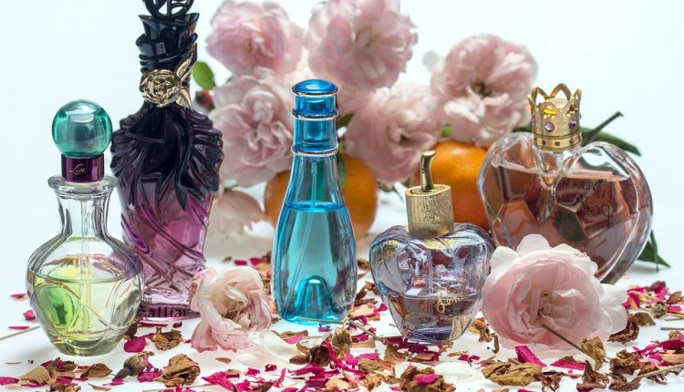 Nádherné parfumy, ktoré vás očaria neobyčajným flakónom