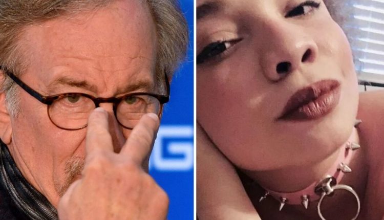 Dcéra režiséra Spielberga sa živí pornom: Rodičia ju podporujú