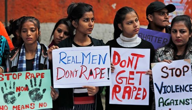 Obete sexuálneho násilia v Indii môžu potrestať brutálnych násilníkov