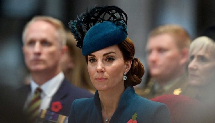Boj so slzami Vojvodkyni Kate chýba princ Harry po jeho odchode sa rúca