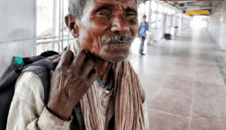 Chudobní v Indii sa viac ako hladu boja koronavírusu