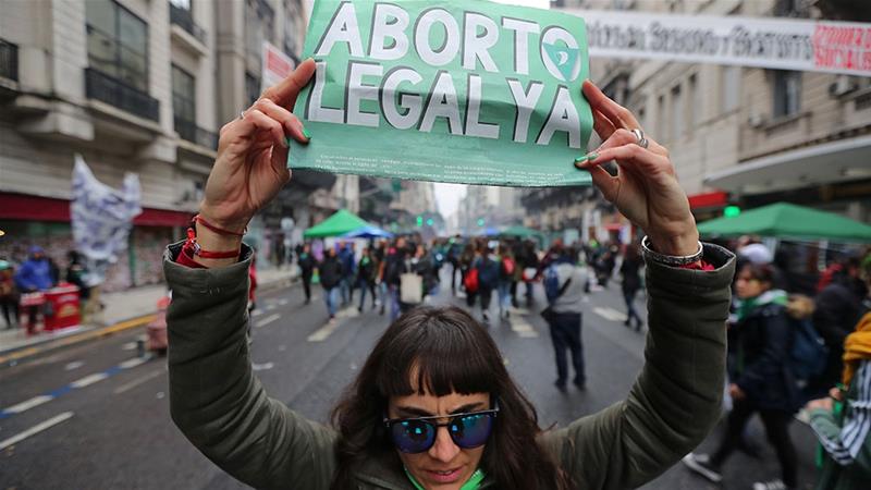 Legalizácia potratov v Argentíne: Ženy treba chrániť, odôvodnil prezident