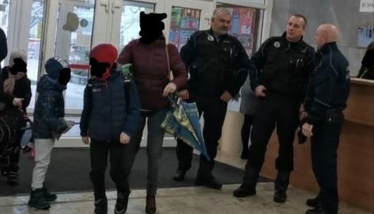 Kauza na škole Hurbanova v Martine pokračuje: Riaditeľku stráži ochranka