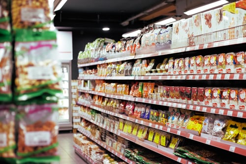 Je nutné dezinfikovať jedlo, ktoré si prinesieme z obchodu?
