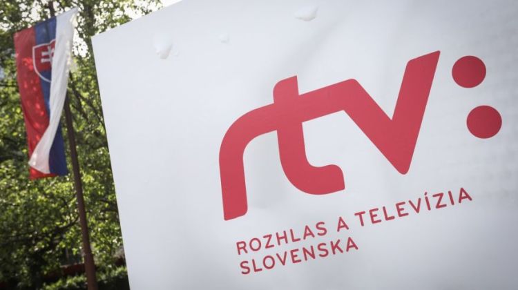 Slovenská vláda podporí boj proti dezinformáciám o koronavíruse