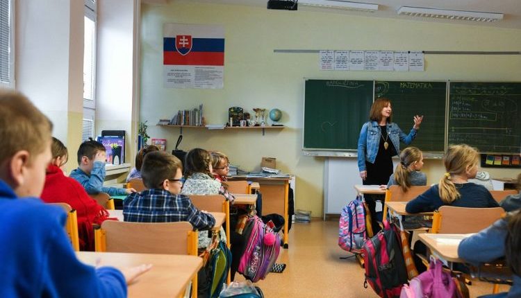 Minister Gröhling: Koronakríza zmení slovenské školstvo natrvalo