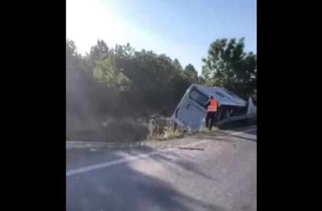 nehoda galanta sladkovicovo autobus nakladiek x