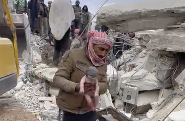 syria turkey earthquake newborn rescue aadcfdddcbdbbda e x