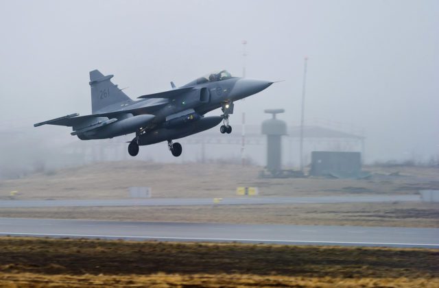 sweden ukraine fighter jets x